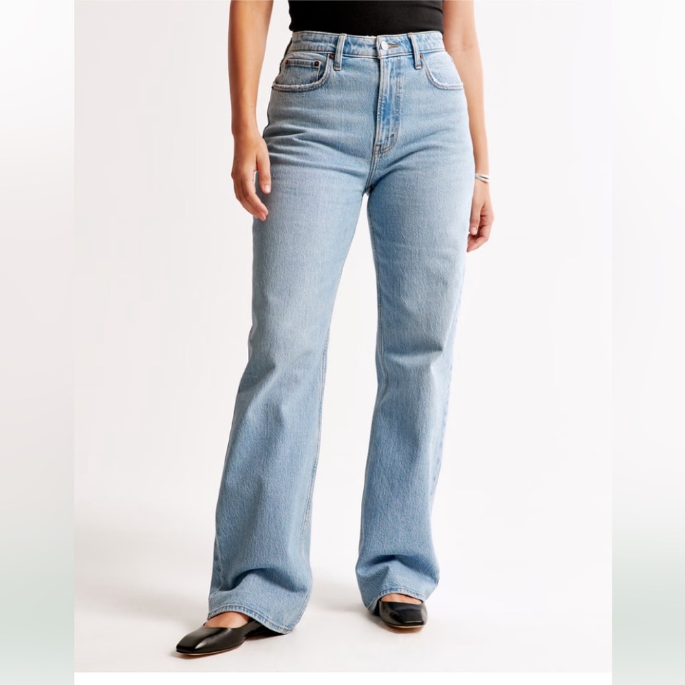 Abercrombie Curve Love 90’s Relaxed High Ride Jeans